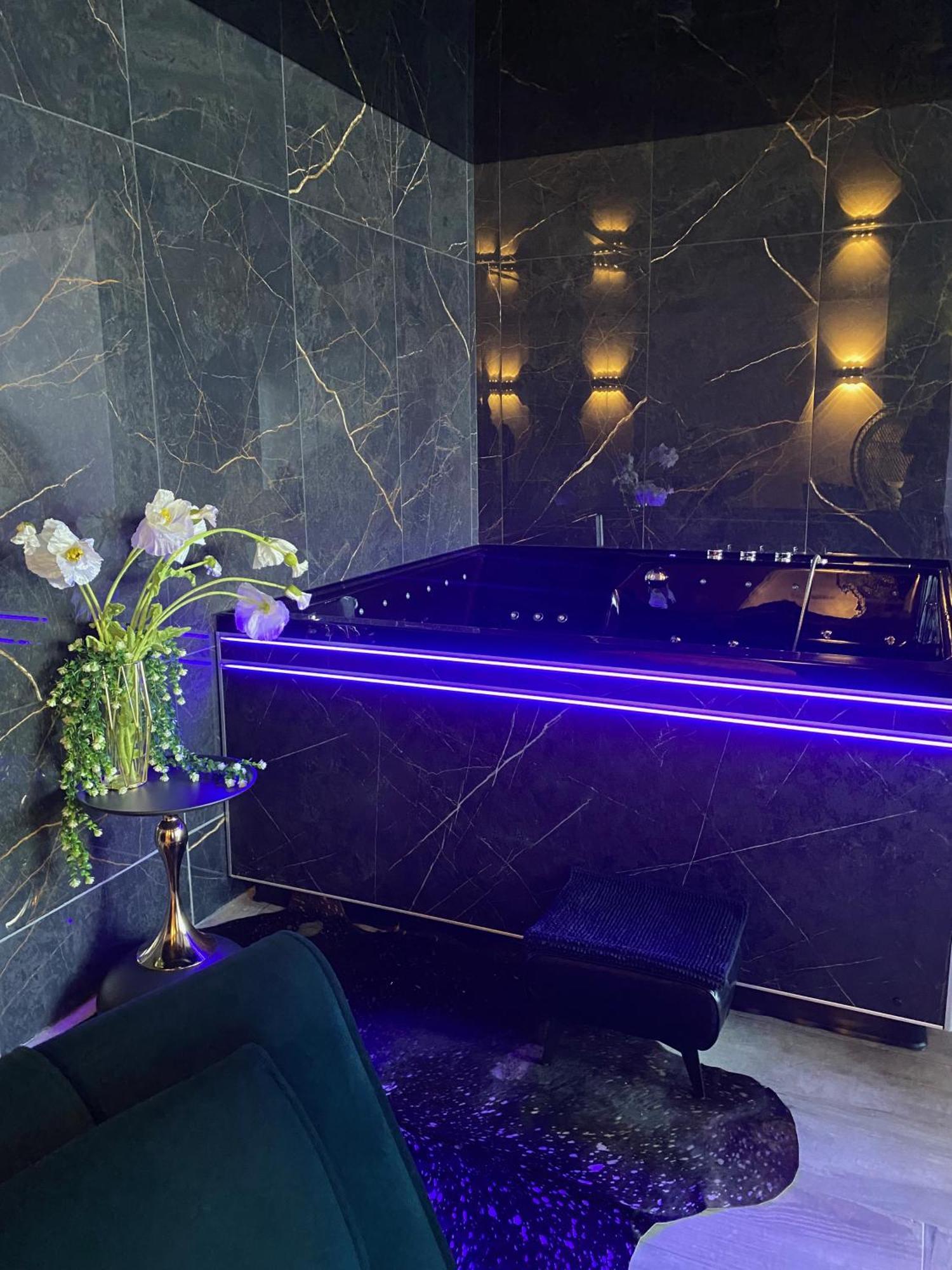 La Ronde Des Bois - Romance Et Bien Etre - Jacuzzi Privatif-Piscine-Patio Mellecey Екстериор снимка